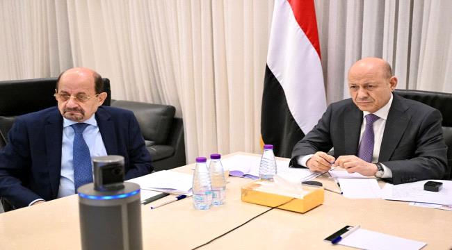 العليمي يجتمع لإنقاذ الاقتصاد.. والواقع يقول غير ذلك!