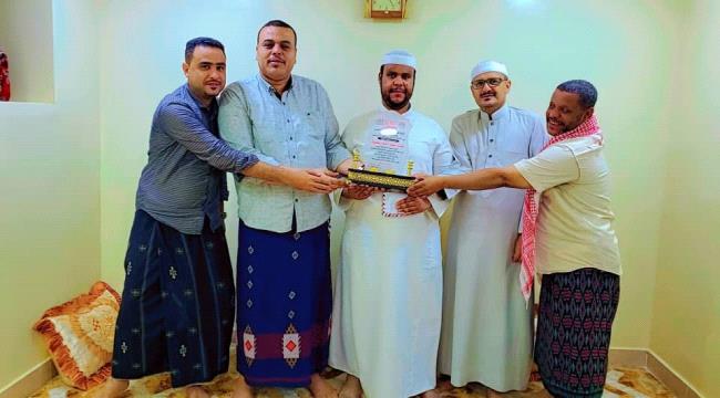 تكريم "هشام بكورة" بمناسبة فوزه بمسابقة الملك عبد العزيز الدولية للقرآن الكريم