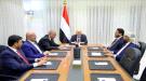 الرئيس العليمي يعقد اجتماعًا استثنائيًا بحضور جميع أعضاء مجلس القيادة الرئاسي ...