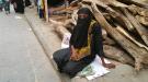 مناضلة طريحة فراش!  ...