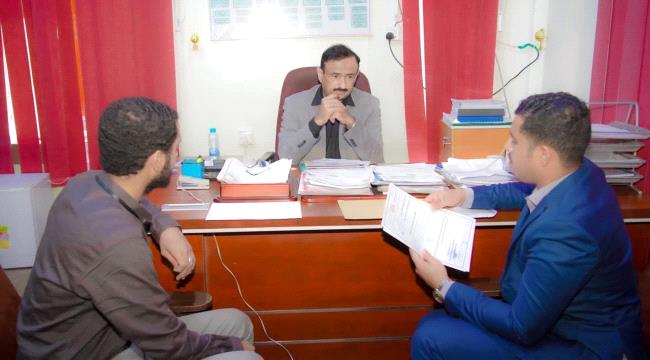 محافظ شبوة يطّلع على مشروع تجهيز قسم فحص جودة المياه والعسل