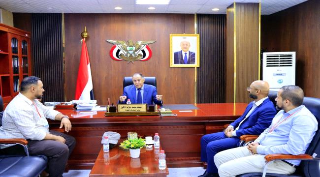 وزير الصناعة والتجارة يبحث مع مجموعة هائل سعيد أنعم دعم الابتكار الاجتماعي وتعزيز الاقتصاد الأزرق