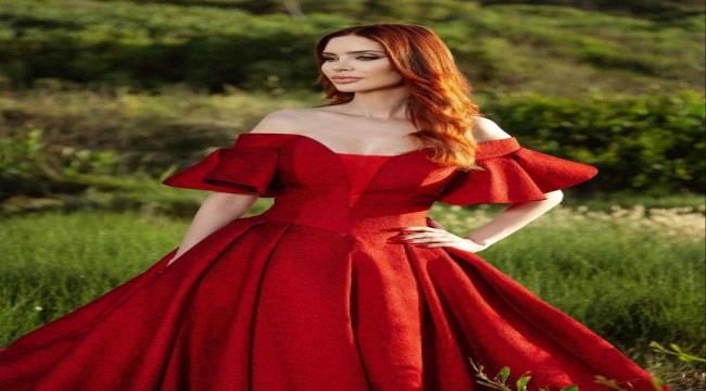 الفنانة عائشة عثمان تغني للإمارات