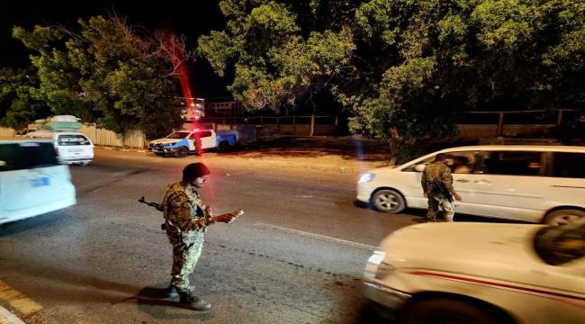 لدعاة عودة النقاط الأمنية في عدن… الأمن ليس بالحواجز !!