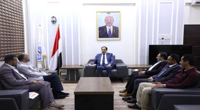 برنامج «المجتمع الآمن للوقاية من المخدرات وحماية الأطفال والشباب في اليمن» على طاولة الوزير البكري