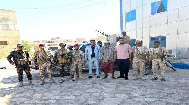 مدير عام شركة النفط اليمنية في ساحل حضرموت يتفقّد منشآت الشركة