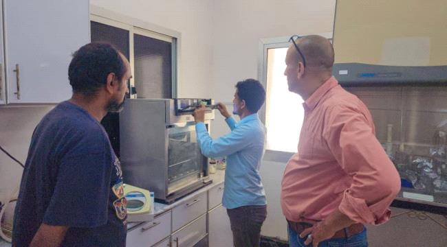 عدن.. الاطلاع على أضرار المختبر المركزي لفحص المياه في منطقة البرزخ