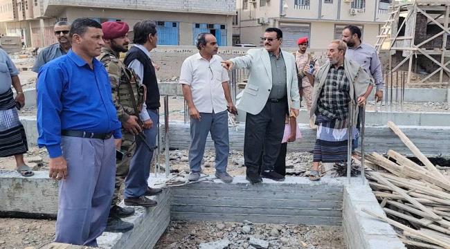 مدير عام المنصورة يدشن مشروع إنشاء مدرسة في 