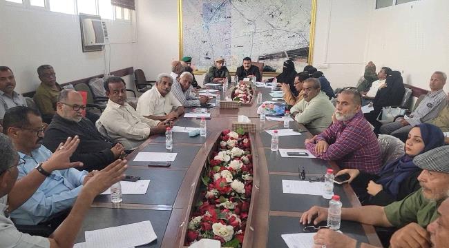 مدير عام المنصورة يحث مدراء المكاتب على مضاعفة الجهود لتحسين الخدمات