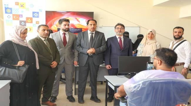 عدن: وزير الشباب والرياضة ومنسق وكالة 