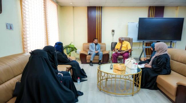 محافظ عدن يطّلع على التحضيرات الجارية لإحياء أربعينية الفقيد سعيد عولقي