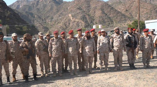 لجنة وزارة الدفاع تواصل إجراءات الاستلام والتسليم في محور طور الباحة