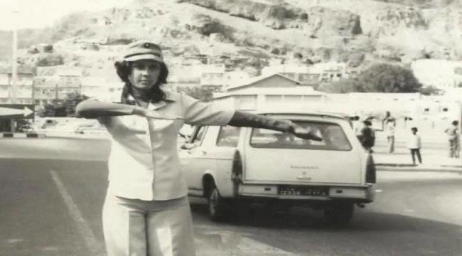 وداعا سوسن أمان... رحيل أول رائدة عدنية في شرطة المرور