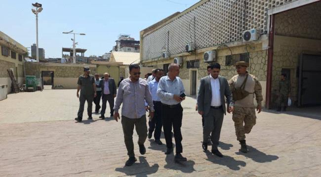 عدن: وزير حقوق الإنسان ينفذ أول زيارة ميدانية إلى السجن المركزي