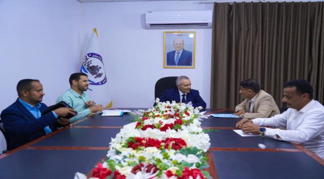 وزير الشؤون الاجتماعية والعمل يطلع على أنشطة وبرامج مؤسسة 