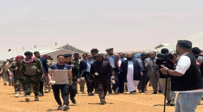 وزير الأوقاف اليمني يعلن من منفذ الوديعة وصول أولى أفواج حجاج البر