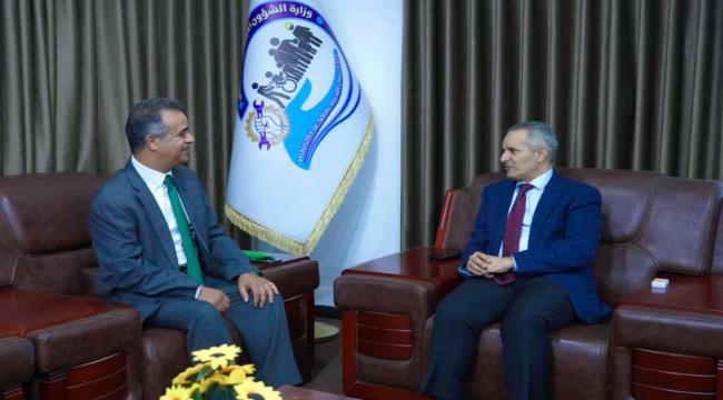 وزير الشؤون الاجتماعية والعمل يبحث مع السفير الليبي تعزيز التعاون 