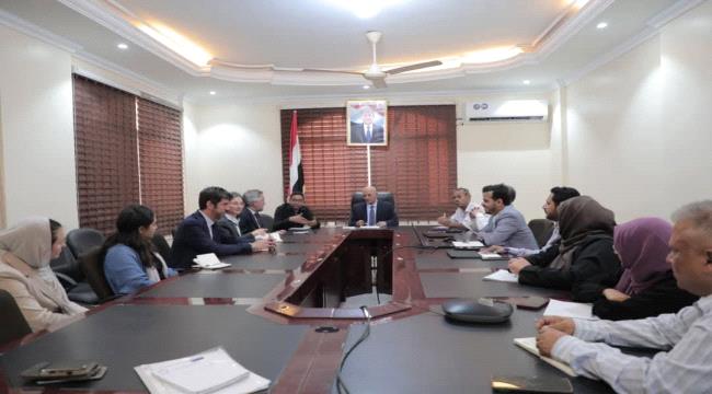 عدن: وزير المياه يبحث مع سفراء أوروبيين تعزيز التعاون المشترك