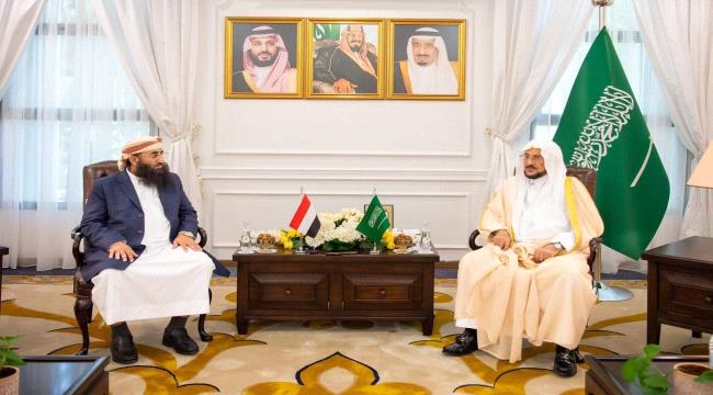 وزير الأوقاف اليمني يبحث مع وزير الشؤون الإسلامية السعودي تعزيز التعاون المشترك