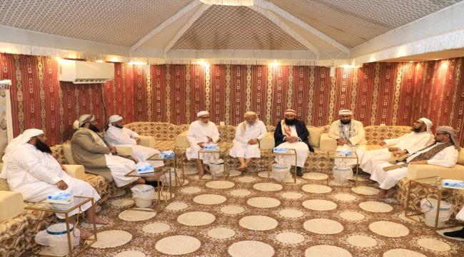 وزير الأوقاف والإرشاد اليمني يلتقي رؤساء المكونات الدعوية في مكة المكرمة