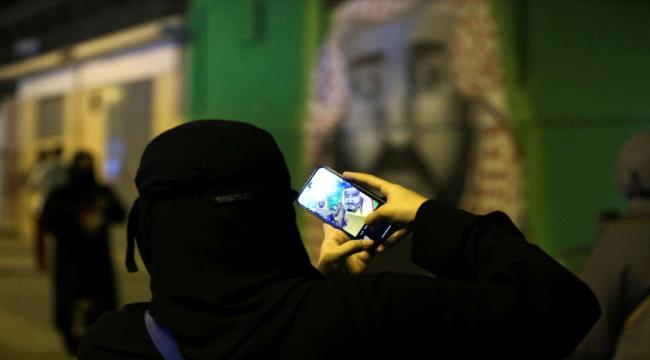 استجابة السعوديين للحرب عبر مواقع التواصل تتخذ طابعاً عسكرياً