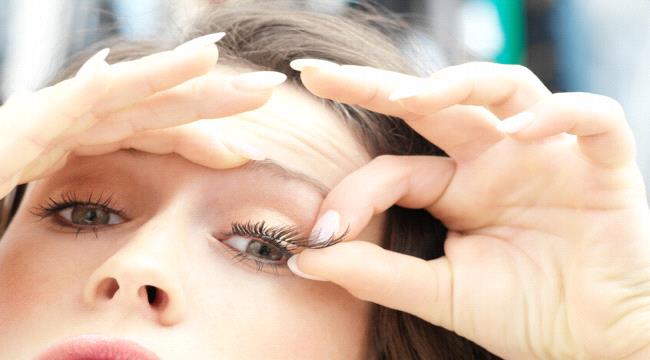 عواقب خطيرة لوصلات الرموش