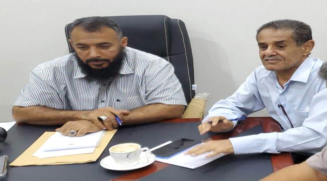 نادي شمسان الرياضي يحتضن العزاء بوفاة أمين عام مديرية التواهي