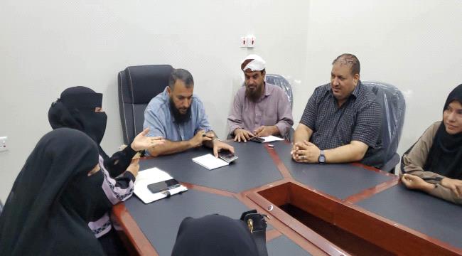 مدير عام التواهي يلتقي مبادرة صيرة للسلام ومؤسسة بديل للتنمية لبحث دعم مشاريع النساء وتعزيز فرص العمل